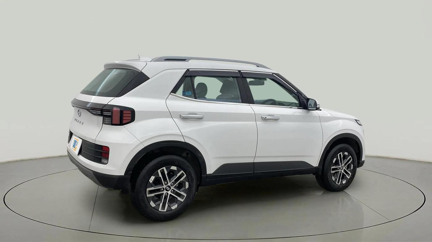 2024 Hyundai VENUE S(O) 1.2, Petrol, Manual, 8,050 km, Right Back Diagonal