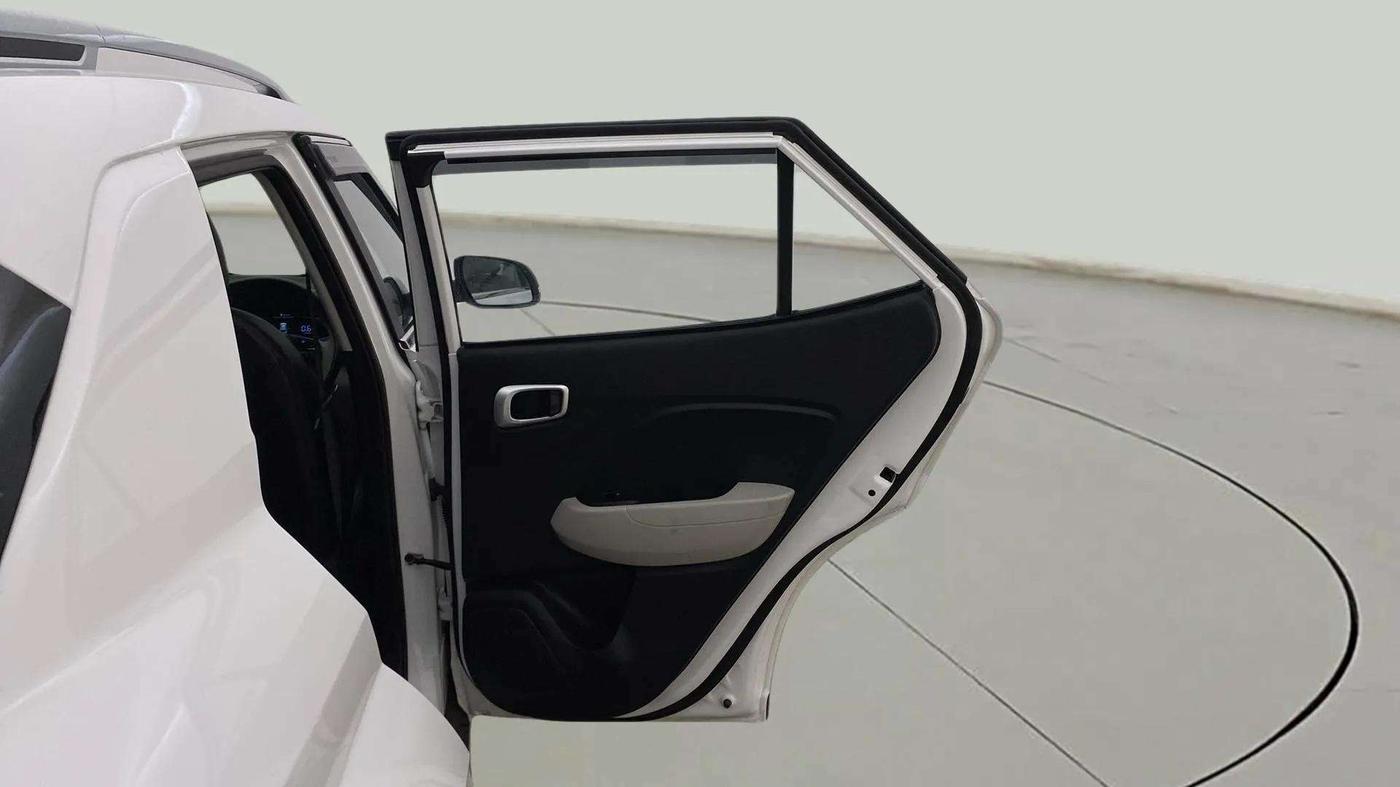 2024 Hyundai VENUE S(O) 1.2, Petrol, Manual, 8,050 km, RHS Rear Door