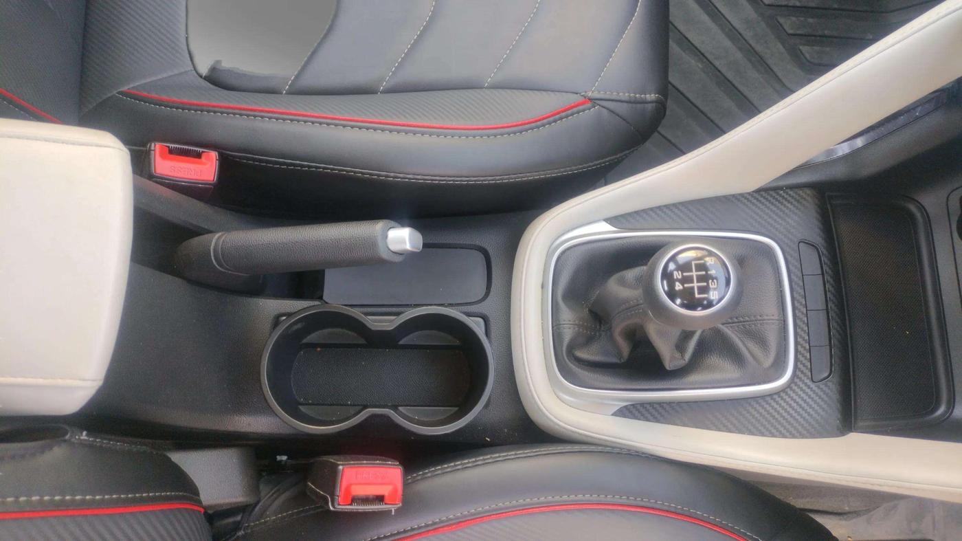 2022 MG ASTOR SUPER EX 1.5 MT, Petrol, Manual, 20,485 km, Gear Lever