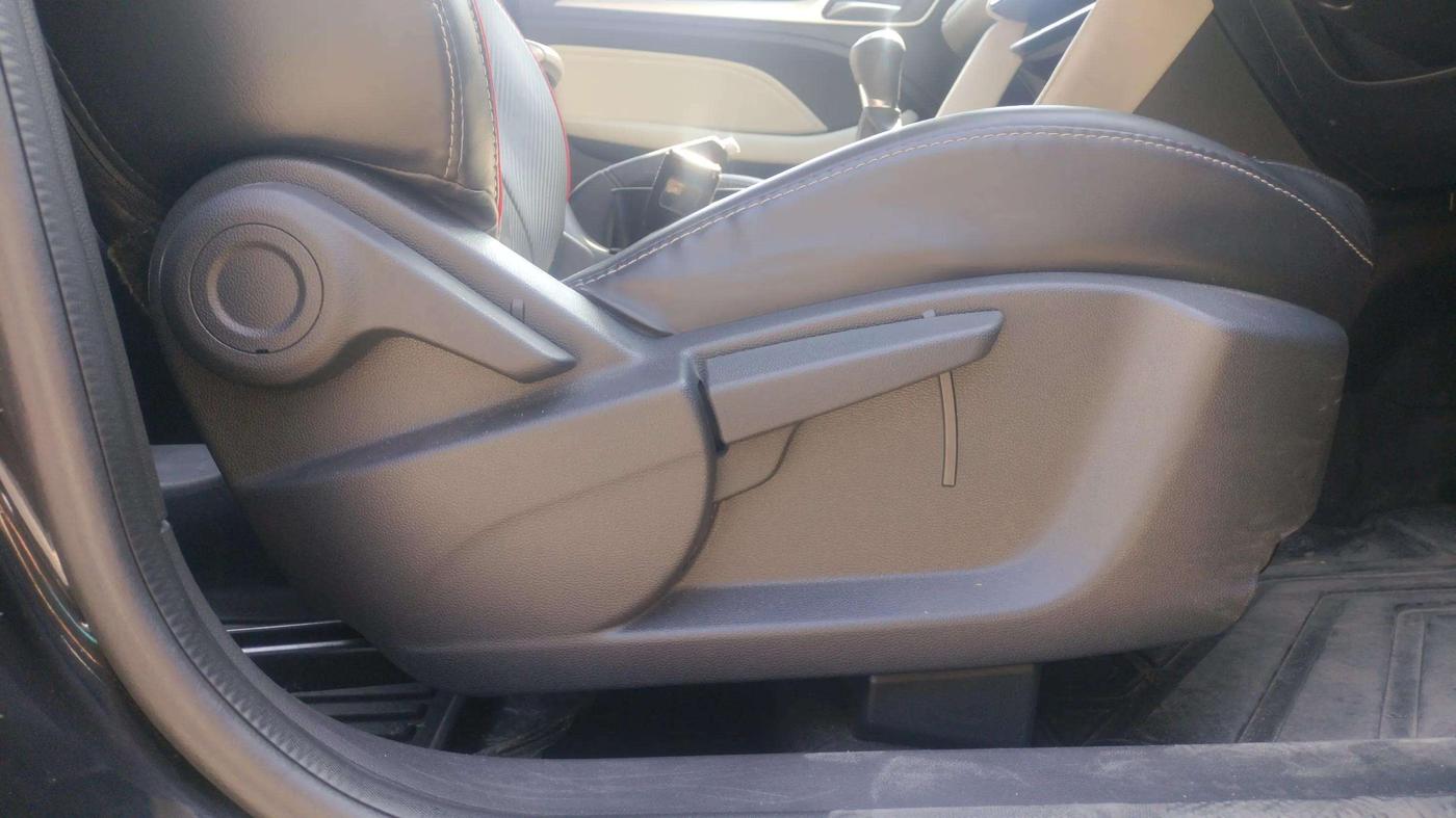 2022 MG ASTOR SUPER EX 1.5 MT, Petrol, Manual, 20,485 km, Driver Side Adjustment Panel