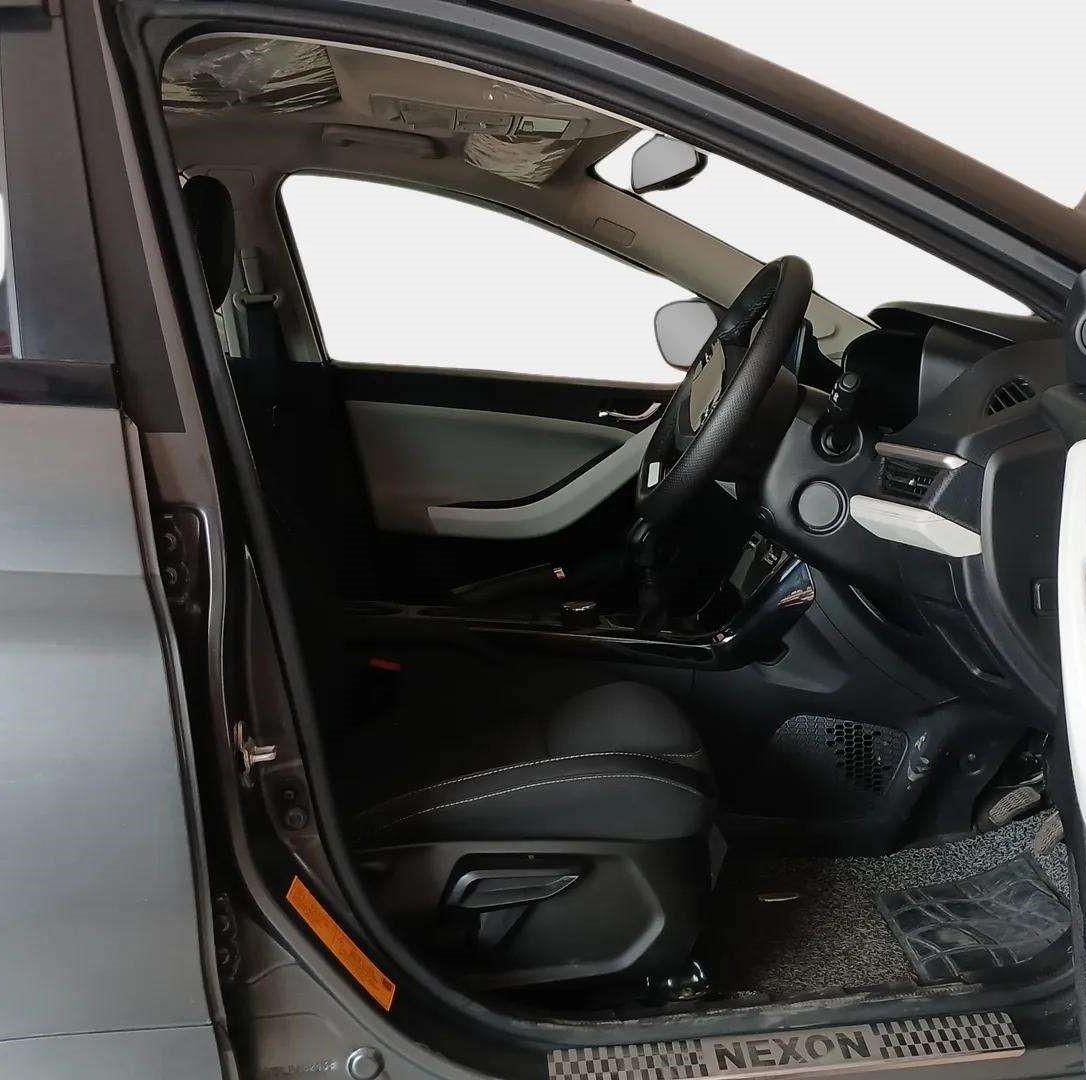 2023 Tata NEXON CREATIVE + SUNROOF 1.2 PETROL, Petrol, Manual, 10,117 km, Right Side Front Door Cabin