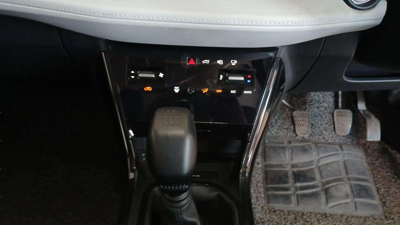 2023 Tata NEXON CREATIVE + SUNROOF 1.2 PETROL, Petrol, Manual, 10,117 km, Air Conditioner