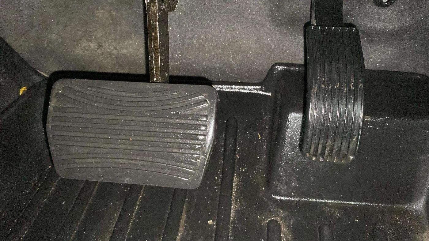 2023 Mahindra Thar LX P 2WD AT HT, Petrol, Automatic, 12,376 km, Pedals