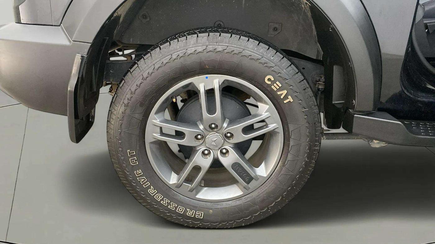 2023 Mahindra Thar LX P 2WD AT HT, Petrol, Automatic, 12,376 km, Right Rear Wheel