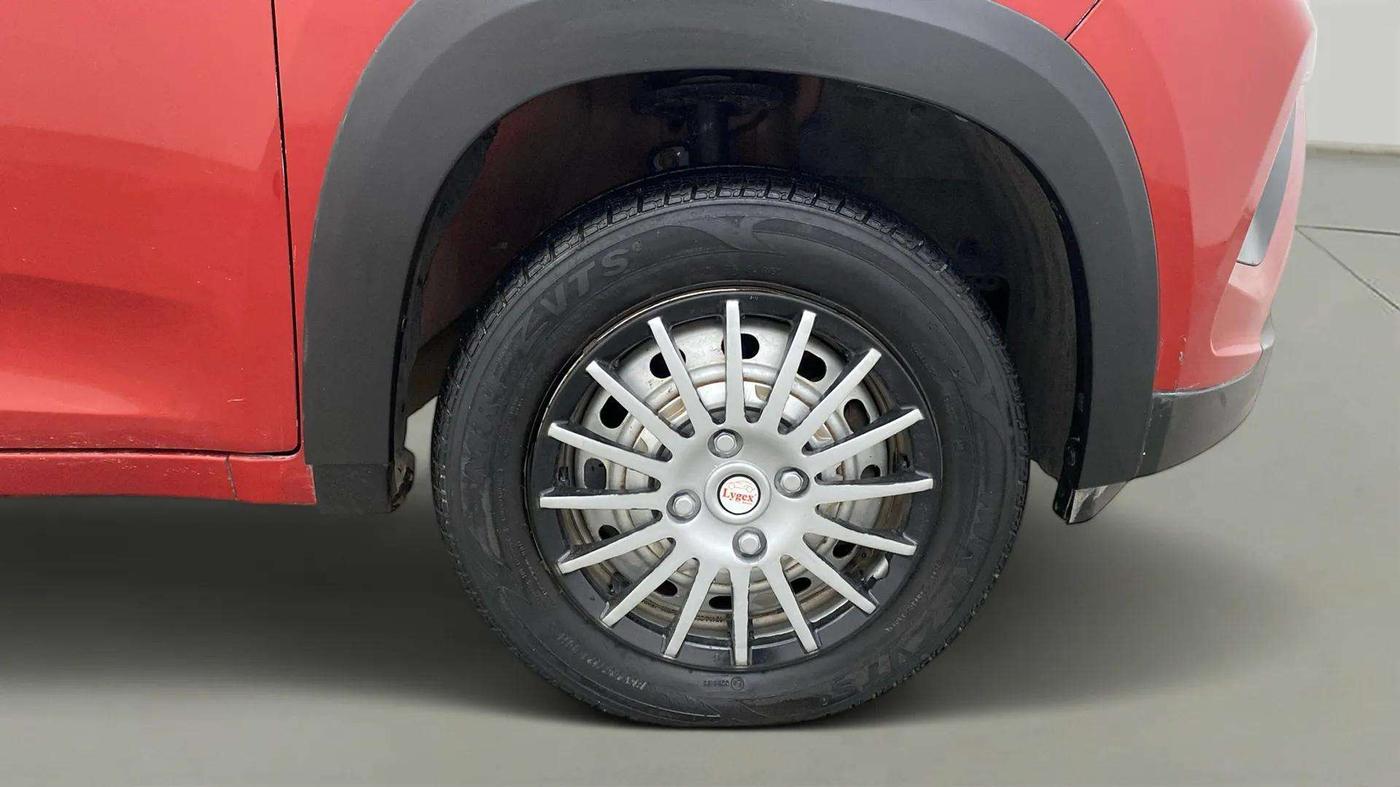 2017 Mahindra KUV 100 NXT K2+ P 6 STR, Petrol, Manual, 32,796 km, Right Front Wheel
