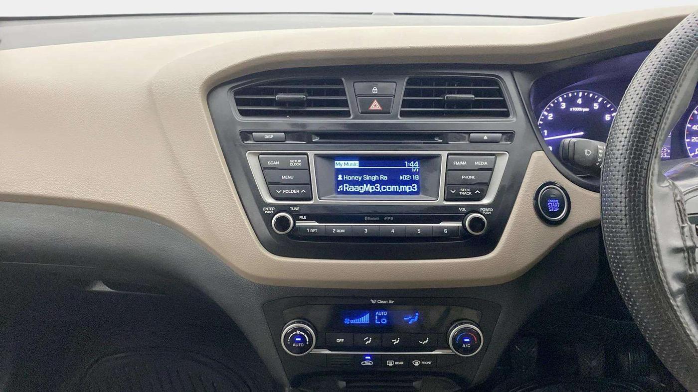 2014 Hyundai Elite i20 SPORTZ 1.2 (O), Petrol, Manual, 33,901 km, Air Conditioner