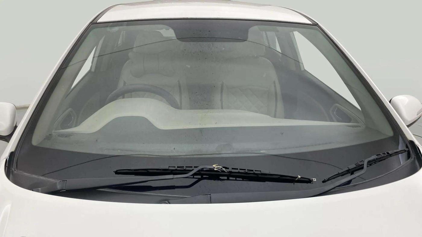 2014 Hyundai Elite i20 SPORTZ 1.2 (O), Petrol, Manual, 33,901 km, Front Windshield