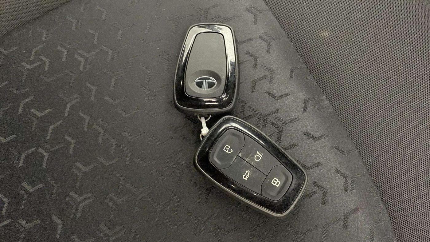 2022 Tata TIGOR XZ PLUS CNG, CNG, Manual, 36,876 km, Key Close Up