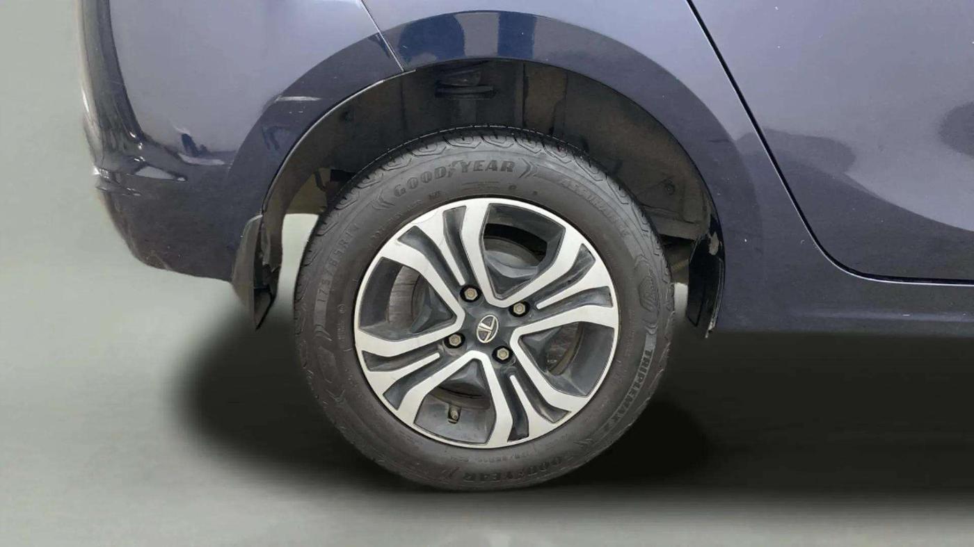 2022 Tata TIGOR XZ PLUS CNG, CNG, Manual, 36,876 km, Right Rear Wheel