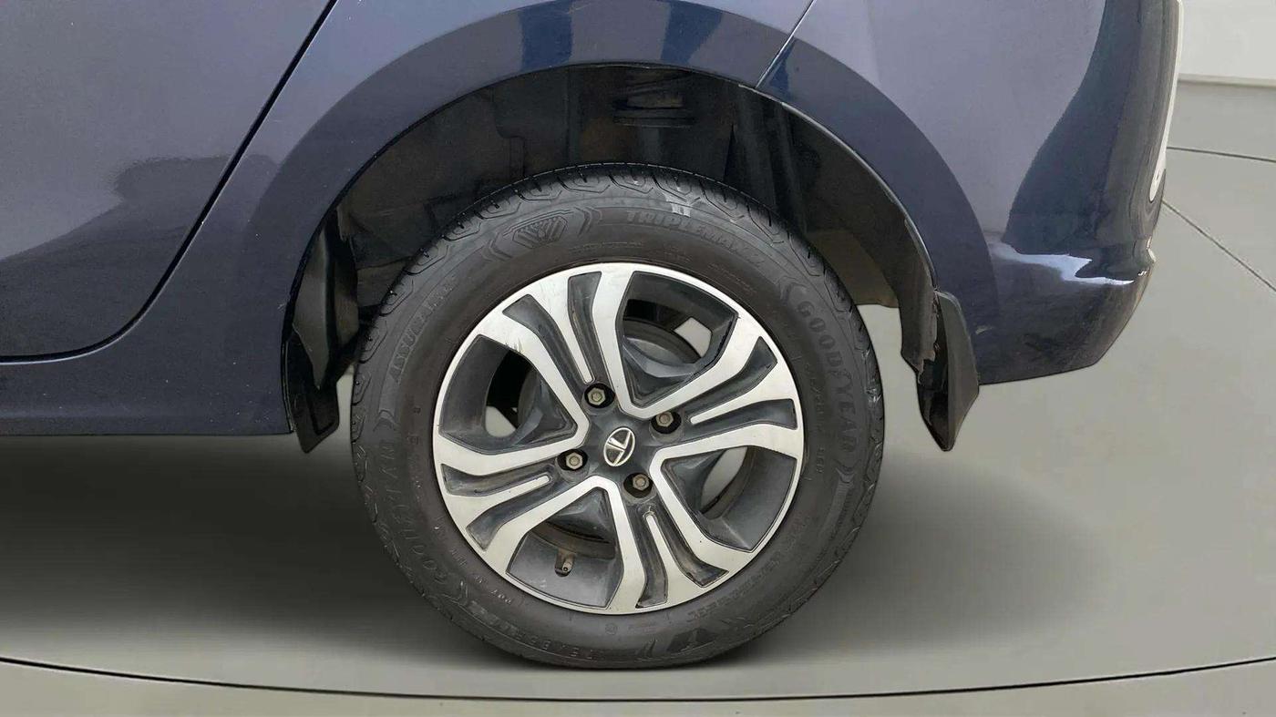2022 Tata TIGOR XZ PLUS CNG, CNG, Manual, 36,876 km, Left Rear Tyre Tread
