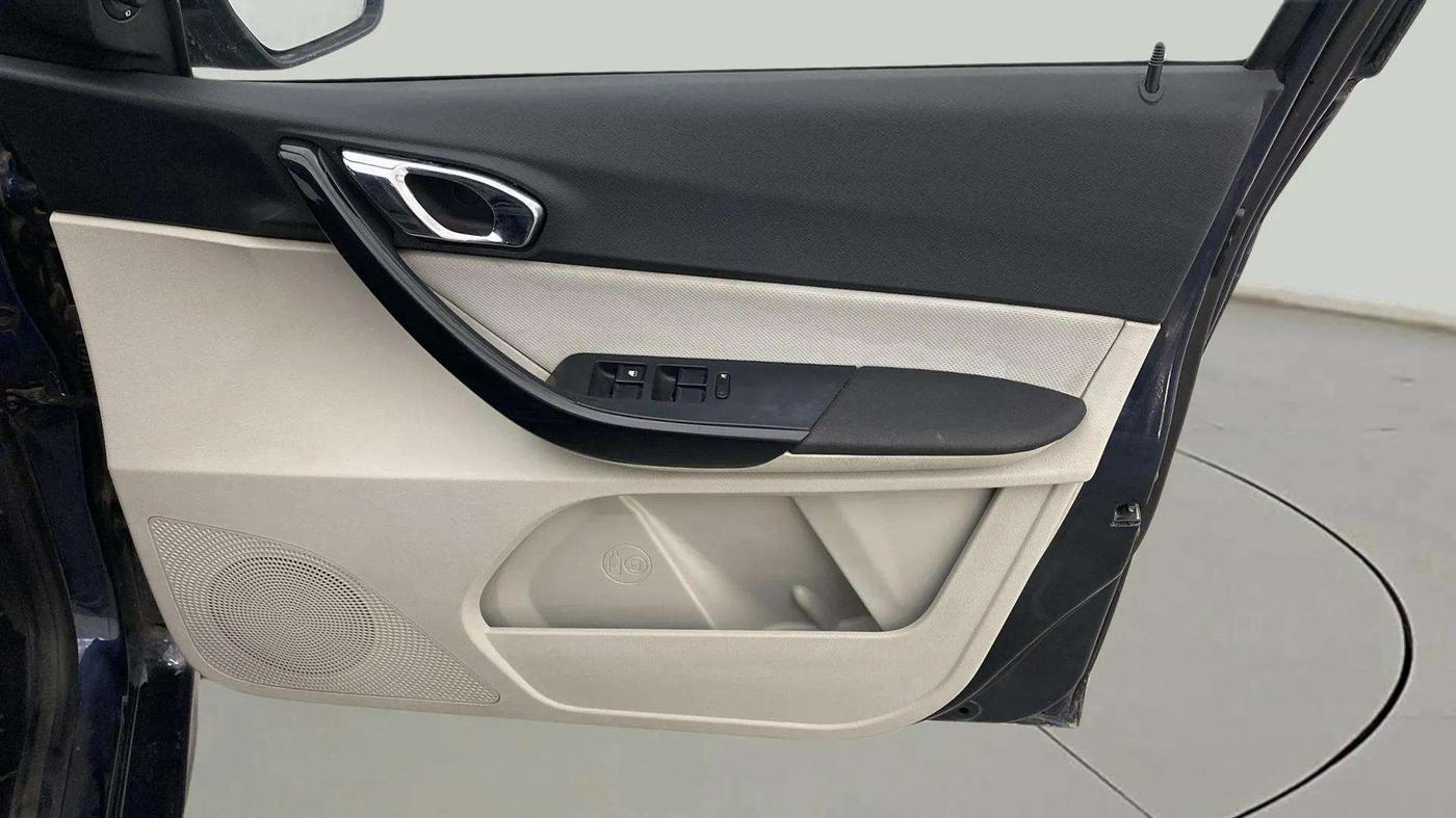 2022 Tata TIGOR XZ PLUS CNG, CNG, Manual, 36,876 km, Driver Side Door Panels Control