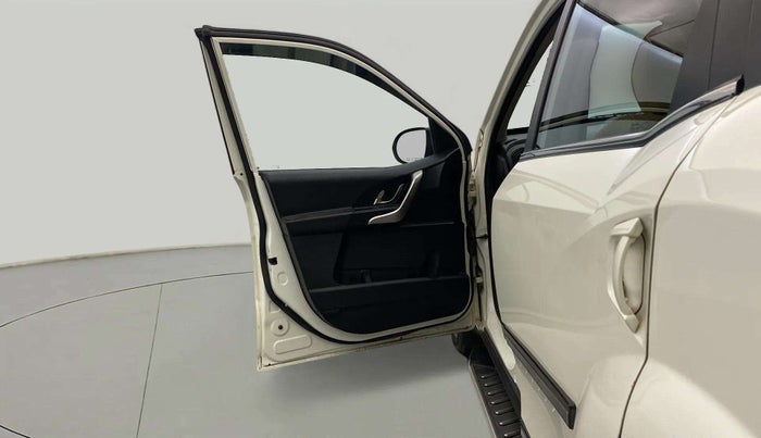 2021 Mahindra XUV500 W9 AT, Diesel, Automatic, 48,283 km, LHS Front Door
