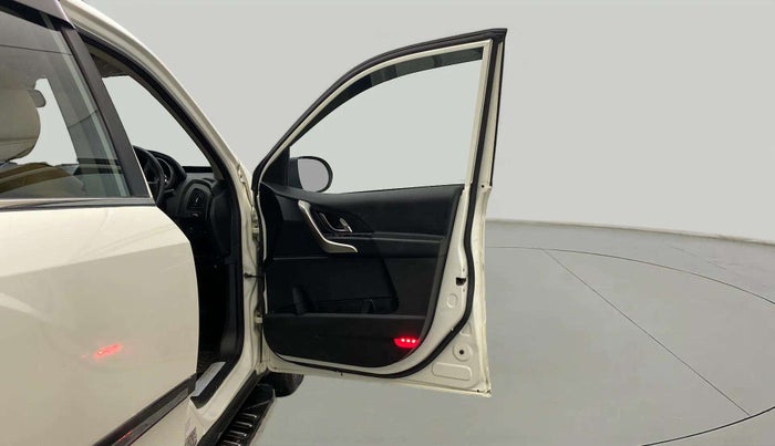 2021 Mahindra XUV500 W9 AT, Diesel, Automatic, 48,283 km, RHS Front Door