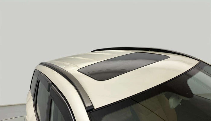 2021 Mahindra XUV500 W9 AT, Diesel, Automatic, 48,283 km, Roof - Minor scratches