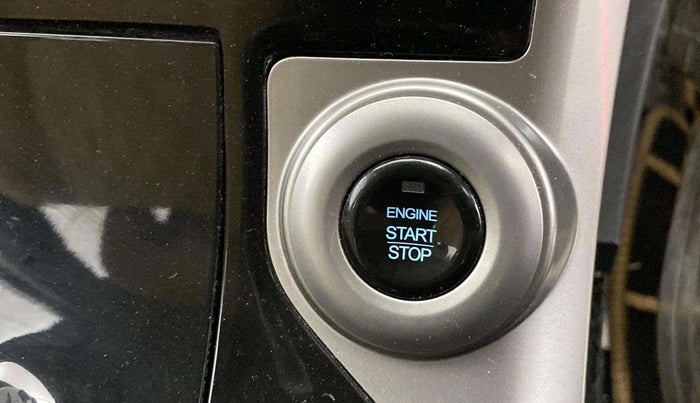 2021 Mahindra XUV500 W9 AT, Diesel, Automatic, 48,283 km, Keyless Start/ Stop Button