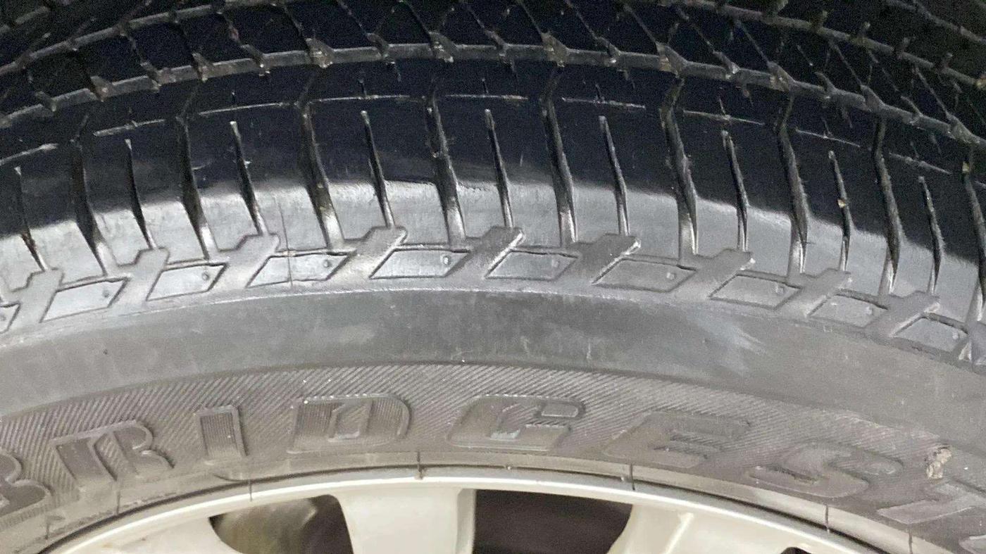 2021 Mahindra XUV500 W9 AT, Diesel, Automatic, 48,283 km, Right Rear Tyre Tread