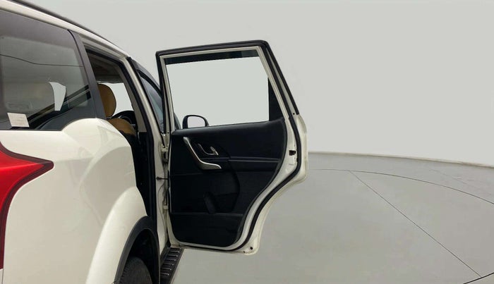 2021 Mahindra XUV500 W9 AT, Diesel, Automatic, 48,283 km, RHS Rear Door