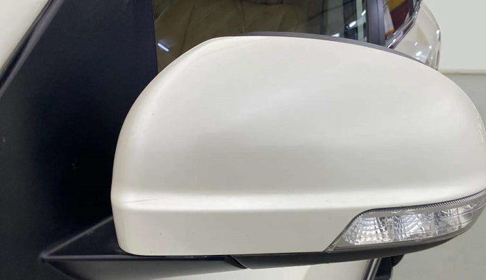 2021 Mahindra XUV500 W9 AT, Diesel, Automatic, 48,283 km, Left rear-view mirror - Indicator light has minor damage