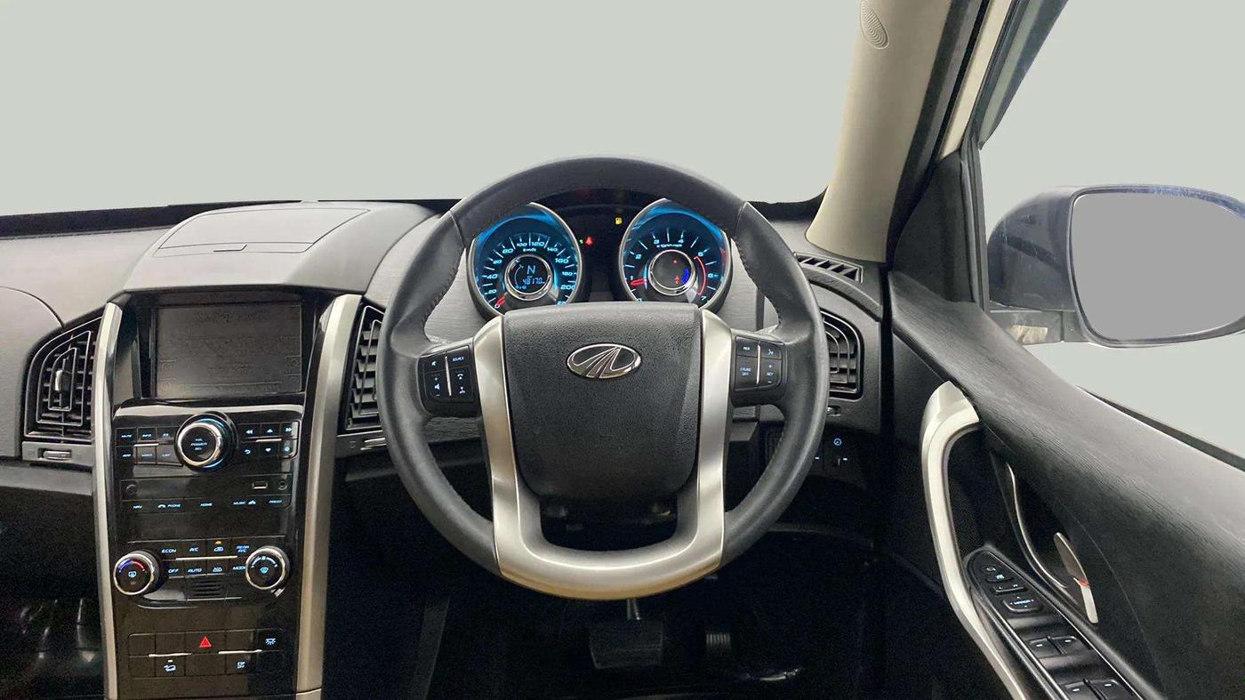 2021 Mahindra XUV500 W9 AT, Diesel, Automatic, 48,283 km, Steering Wheel Close Up