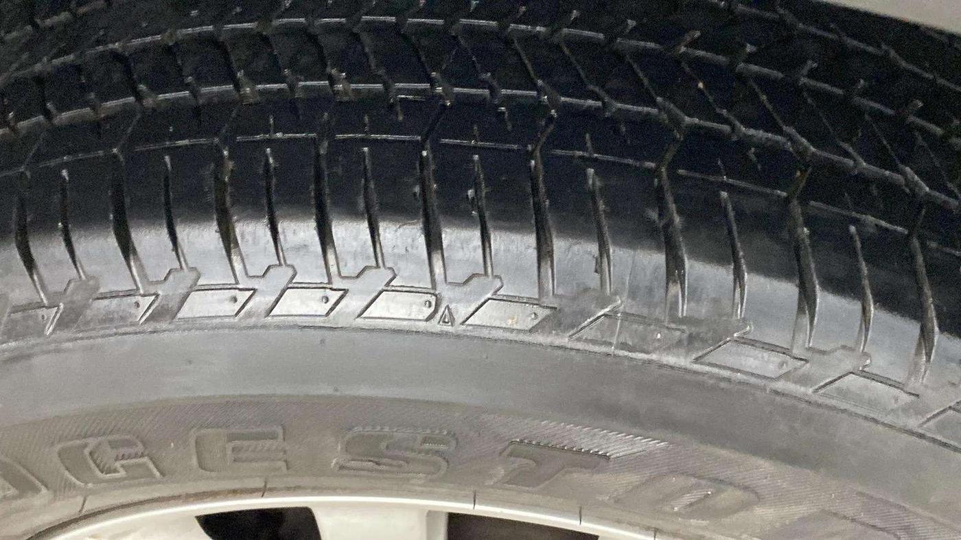 2021 Mahindra XUV500 W9 AT, Diesel, Automatic, 48,283 km, Left Front Tyre Tread