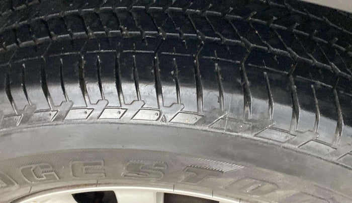 2021 Mahindra XUV500 W9 AT, Diesel, Automatic, 48,283 km, Left Front Tyre Tread