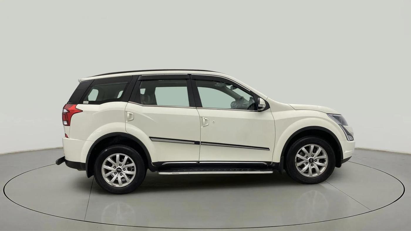 2021 Mahindra XUV500 W9 AT, Diesel, Automatic, 48,283 km, Right Side View
