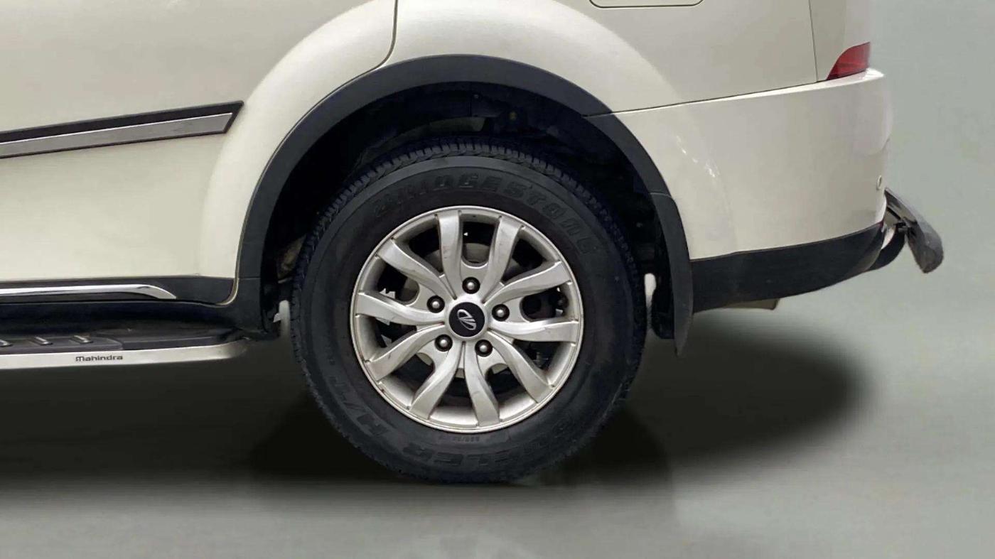 2021 Mahindra XUV500 W9 AT, Diesel, Automatic, 48,283 km, Left Rear Wheel