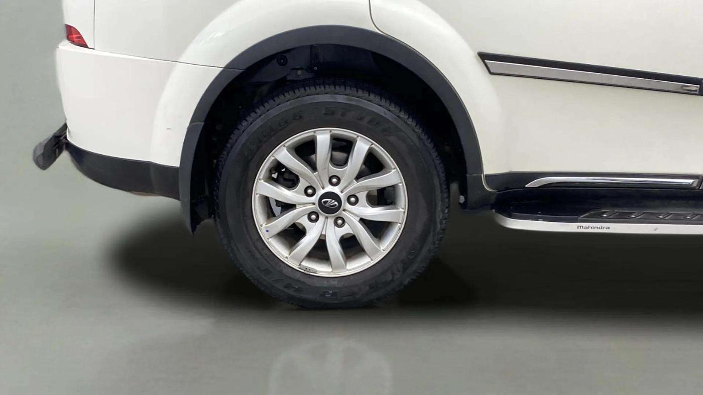 2021 Mahindra XUV500 W9 AT, Diesel, Automatic, 48,283 km, Right Rear Wheel