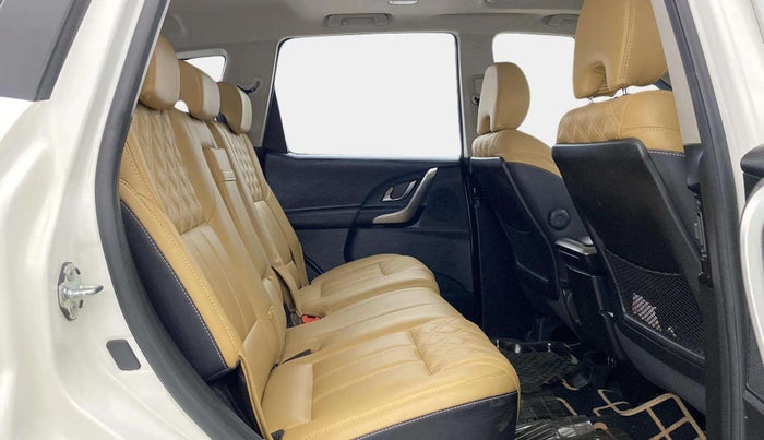 2021 Mahindra XUV500 W9 AT, Diesel, Automatic, 48,283 km, Right Side Rear Door Cabin