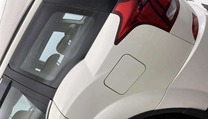 2021 Mahindra XUV500 W9 AT, Diesel, Automatic, 48,283 km, Left quarter panel - Minor scratches