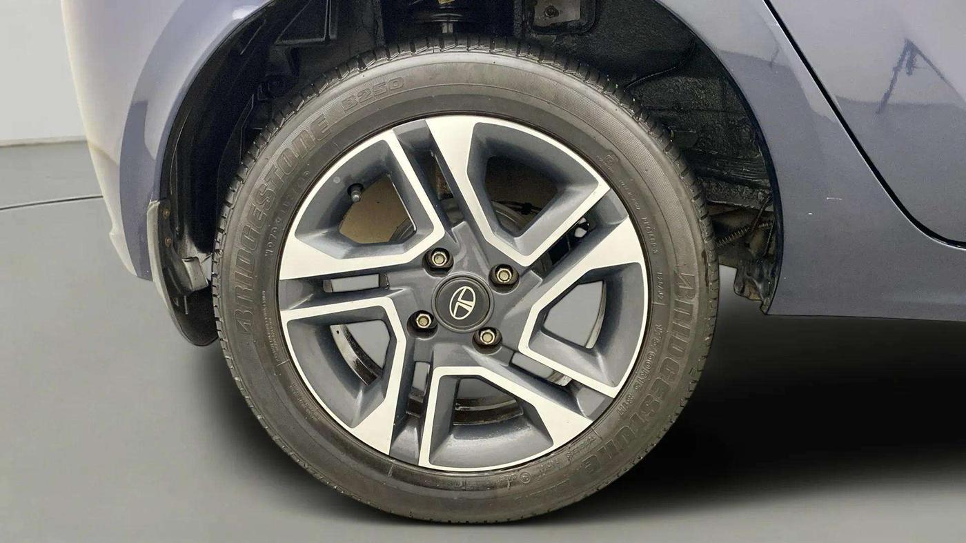 2021 Tata Tiago XZ PLUS PETROL, Petrol, Manual, 27,021 km, Right Rear Wheel
