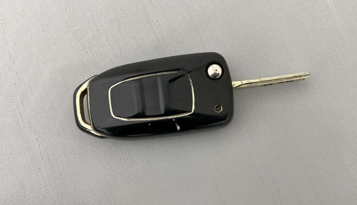 2023 Tata NEXON XM PETROL, Petrol, Manual, 63,894 km, Key Close Up