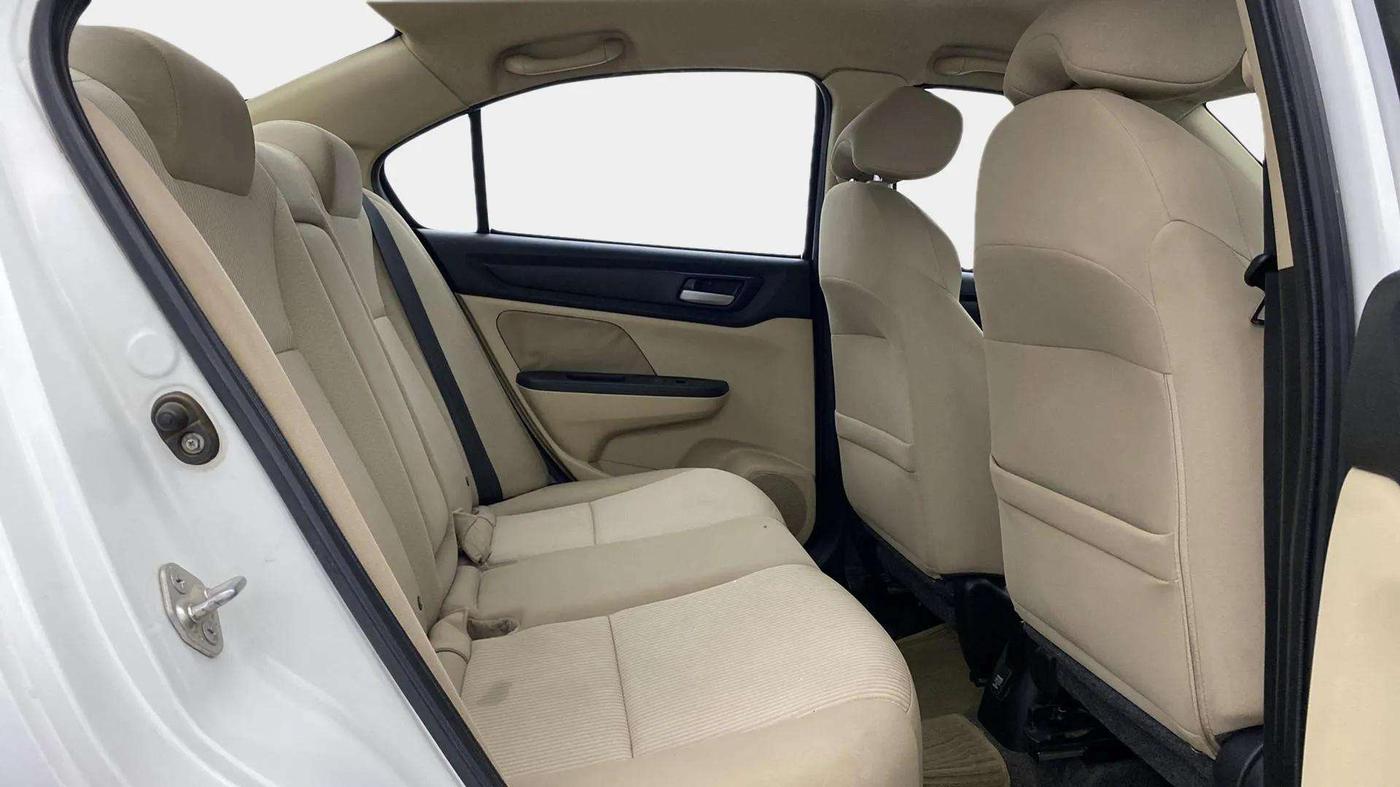 2018 Honda Amaze 1.2L I-VTEC V CVT, Petrol, Automatic, 38,367 km, Right Side Rear Door Cabin