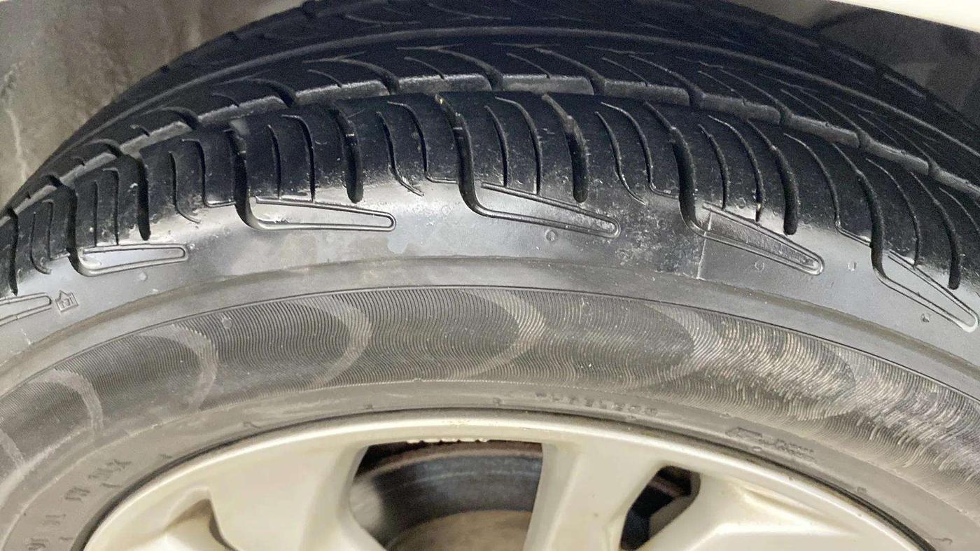 2018 Honda Amaze 1.2L I-VTEC V CVT, Petrol, Automatic, 38,367 km, Right Front Tyre Tread