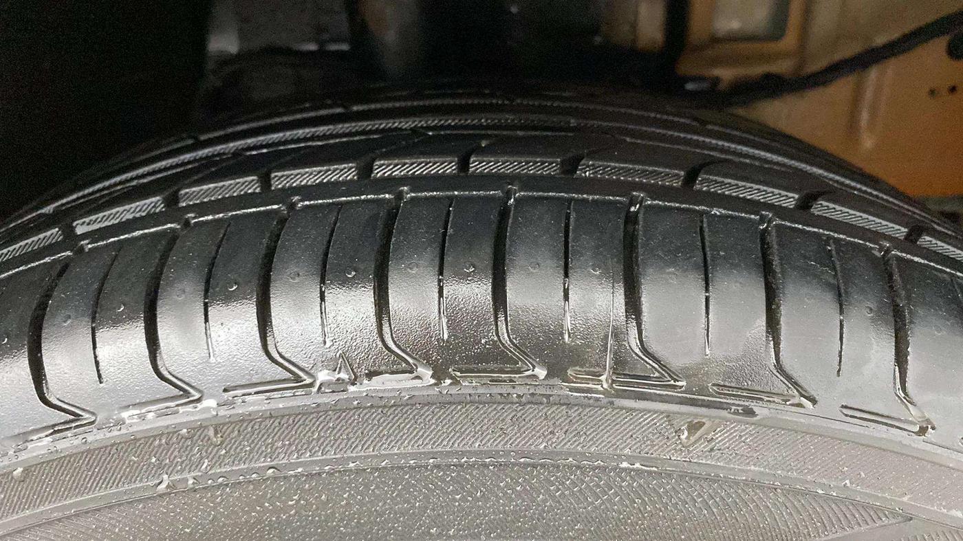 2019 Tata NEXON XMA PETROL, Petrol, Automatic, 53,728 km, Right Front Tyre Tread