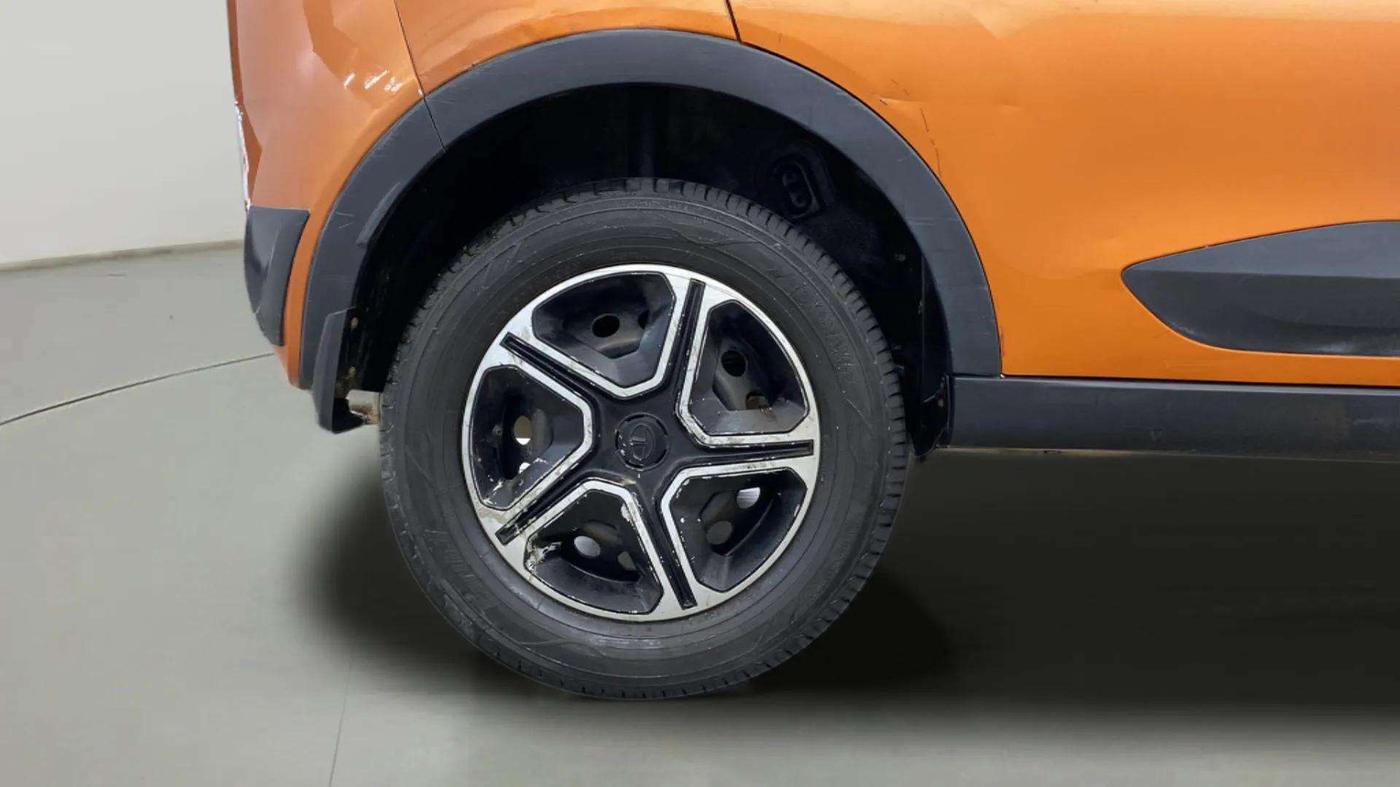 2019 Tata NEXON XMA PETROL, Petrol, Automatic, 53,728 km, Right Rear Wheel