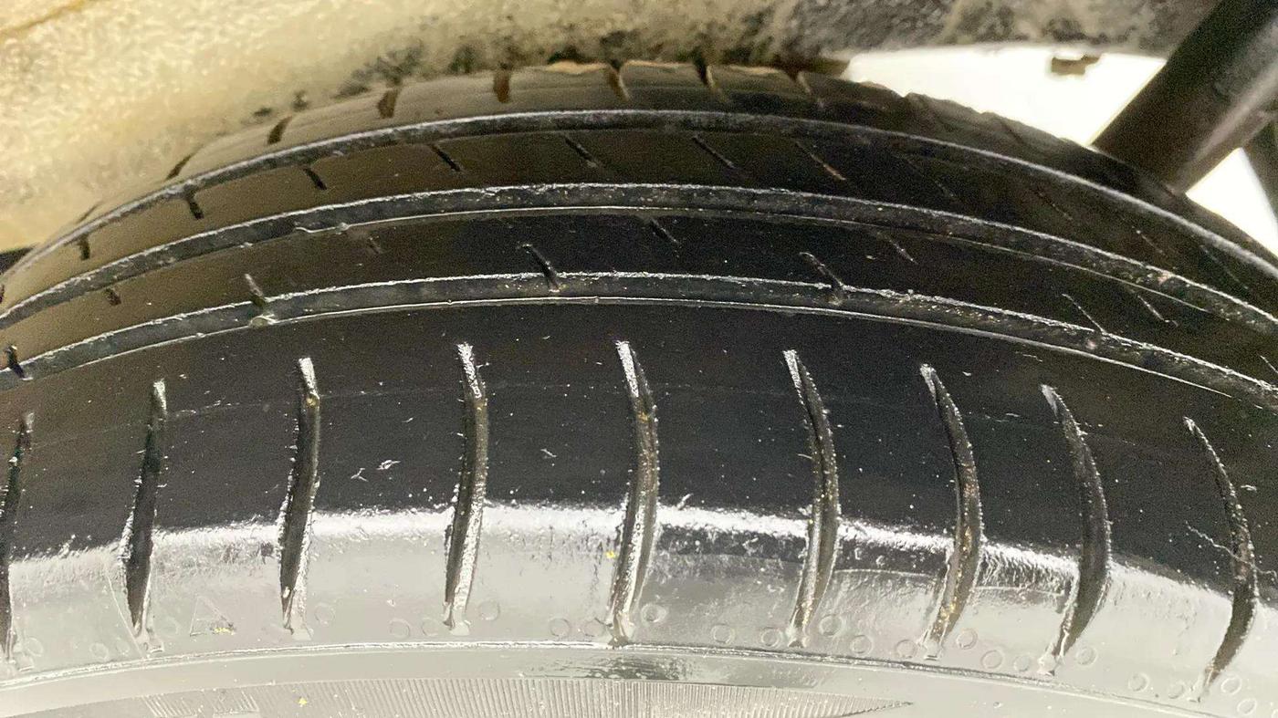 2017 Maruti Wagon R 1.0 VXI, Petrol, Manual, 64,327 km, Left Rear Tyre Tread