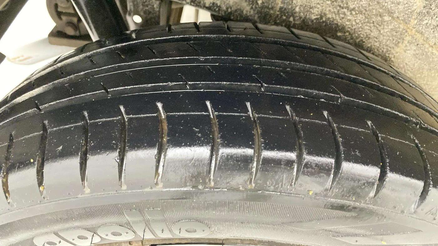 2017 Maruti Wagon R 1.0 VXI, Petrol, Manual, 64,327 km, Right Rear Tyre Tread