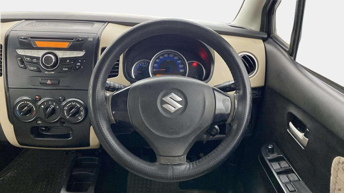 2017 Maruti Wagon R 1.0 VXI, Petrol, Manual, 64,327 km, Steering Wheel Close Up