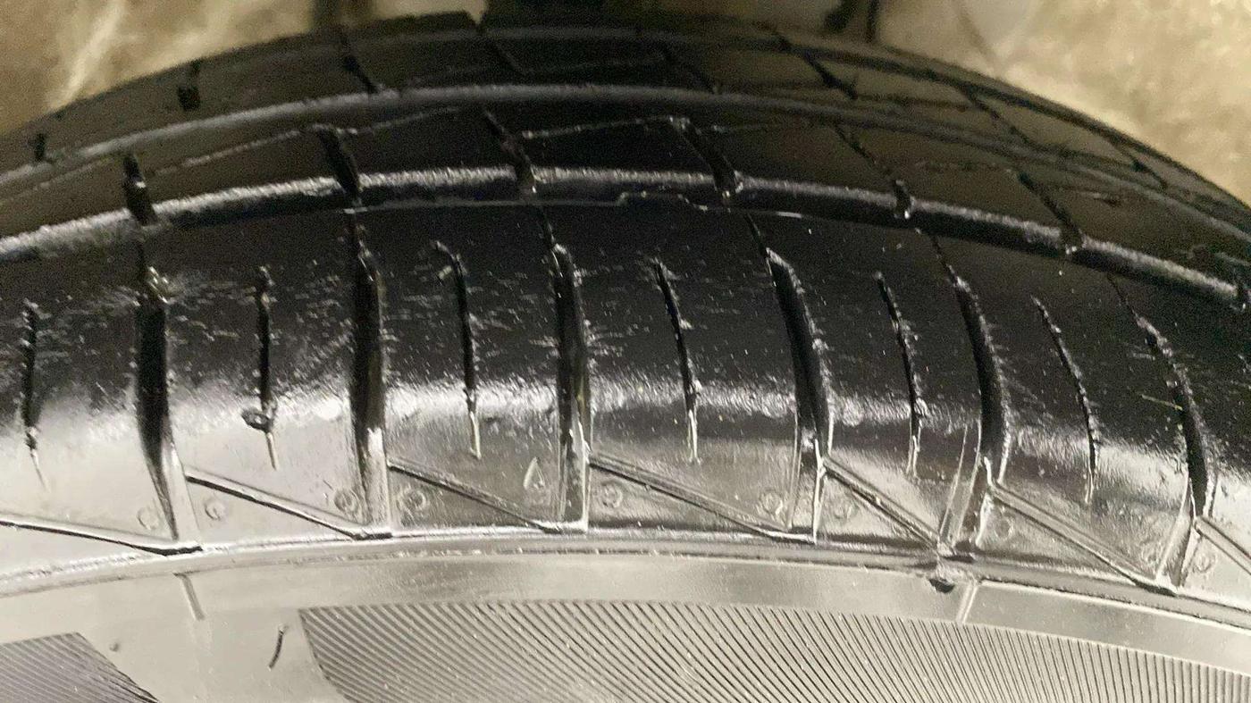 2022 Maruti Alto VXI, CNG, Manual, 14,142 km, Right Front Tyre Tread