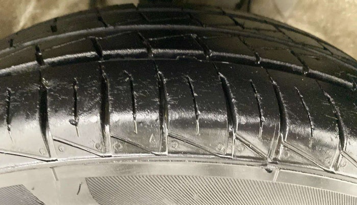 2022 Maruti Alto VXI, Petrol, Manual, 14,142 km, Right Front Tyre Tread