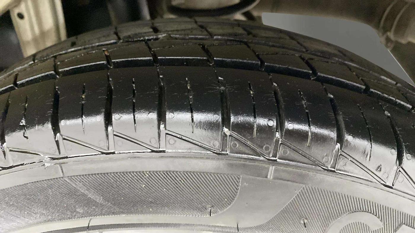 2022 Maruti Alto VXI, CNG, Manual, 14,142 km, Left Rear Tyre Tread