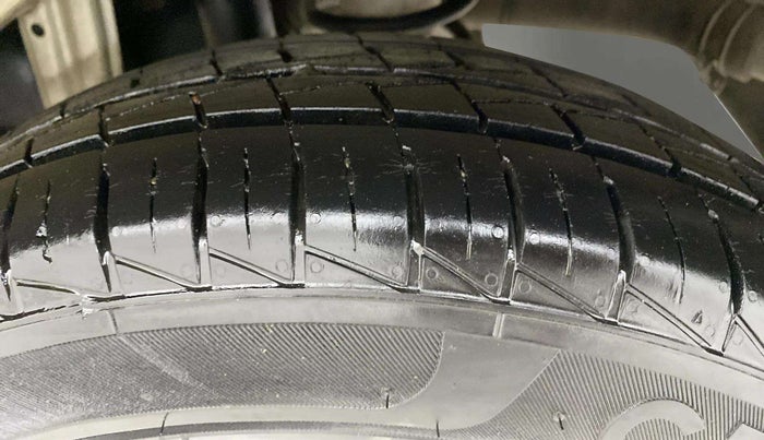 2022 Maruti Alto VXI, Petrol, Manual, 14,142 km, Left Rear Tyre Tread