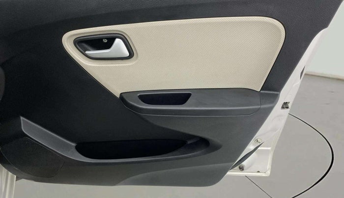 2022 Maruti Alto VXI, Petrol, Manual, 14,142 km, Driver Side Door Panels Control