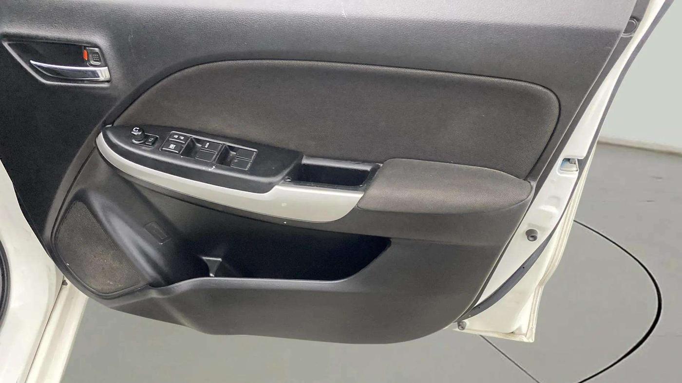 2018 Maruti Baleno DELTA PETROL 1.2, Petrol, Manual, 38,761 km, Driver Side Door Panels Control