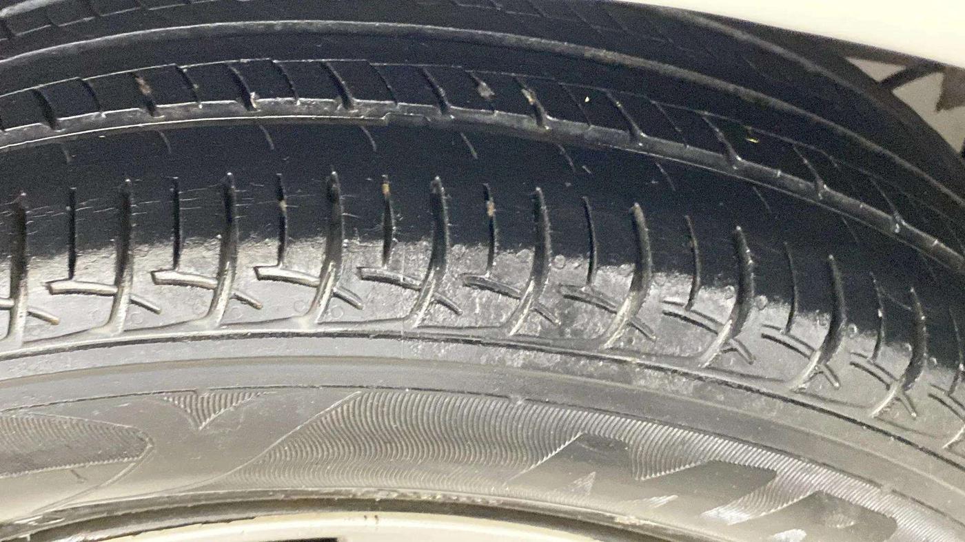 2018 Maruti Baleno DELTA PETROL 1.2, Petrol, Manual, 38,761 km, Left Front Tyre Tread