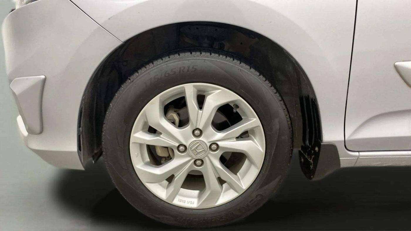 2020 Honda Amaze 1.5L I-DTEC V, Diesel, Manual, 69,761 km, Left Front Wheel