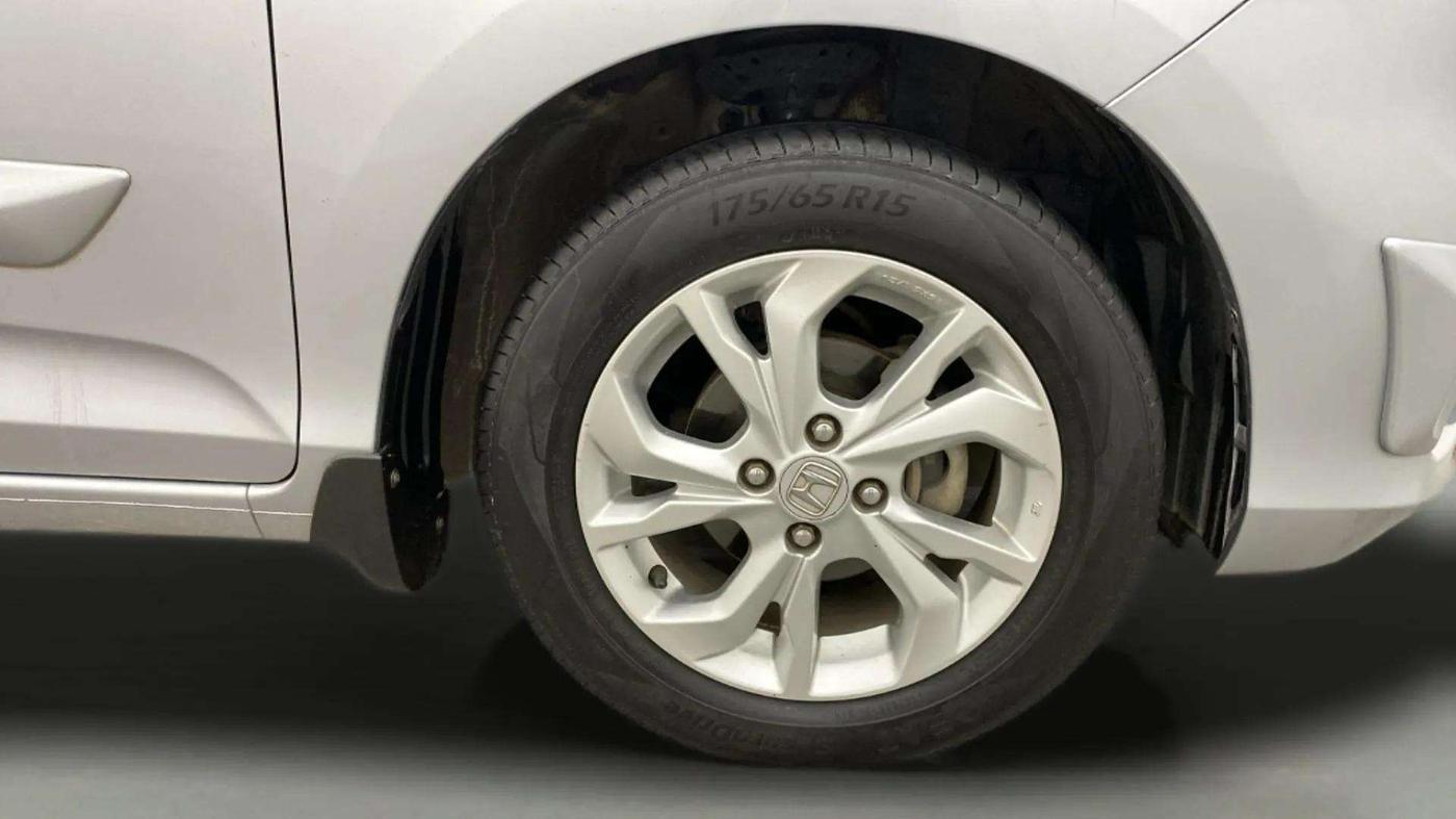 2020 Honda Amaze 1.5L I-DTEC V, Diesel, Manual, 69,761 km, Right Front Wheel