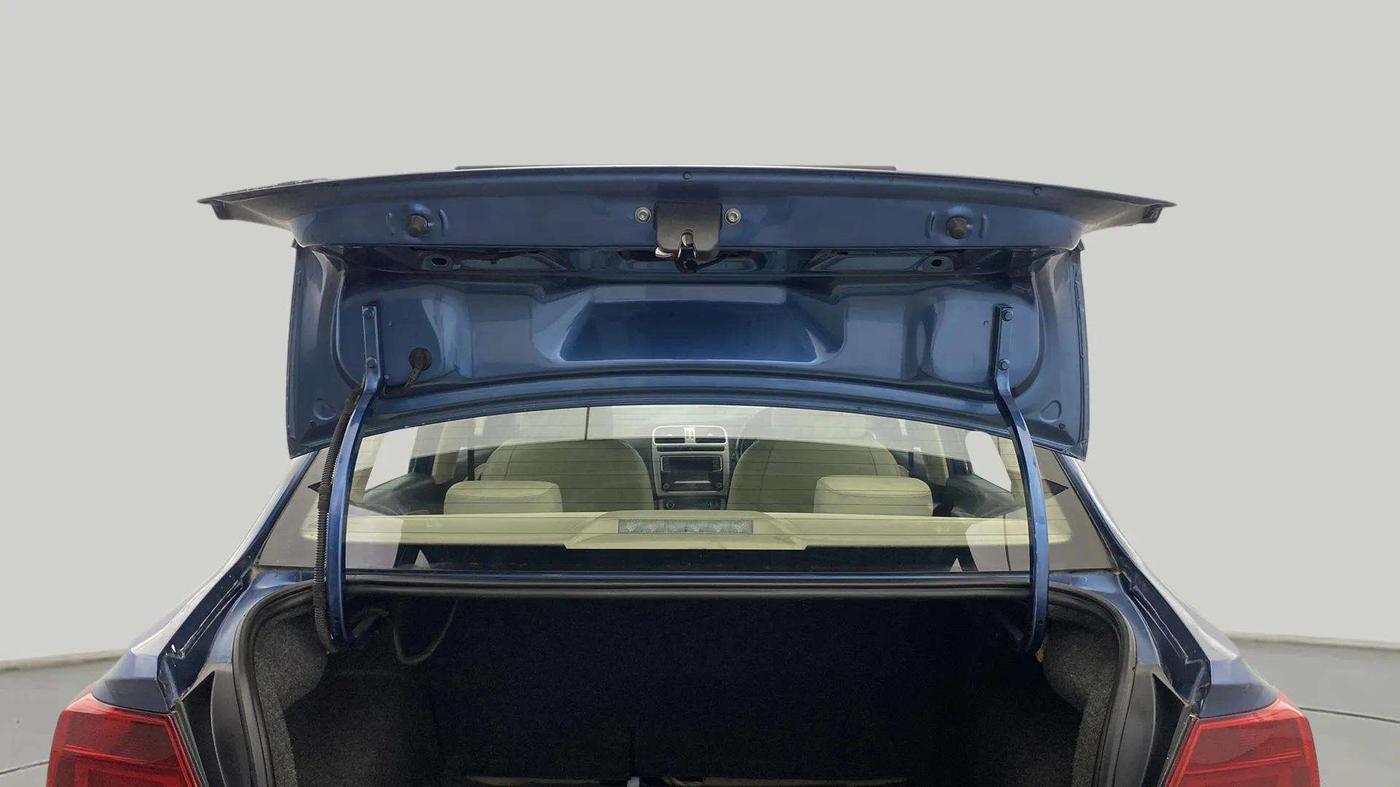 2017 Volkswagen Ameo HIGHLINE1.2L PLUS 16 ALLOY, Petrol, Manual, 28,060 km, Boot Door Open