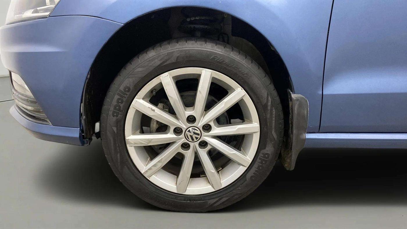 2017 Volkswagen Ameo HIGHLINE1.2L PLUS 16 ALLOY, Petrol, Manual, 28,060 km, Left Front Wheel